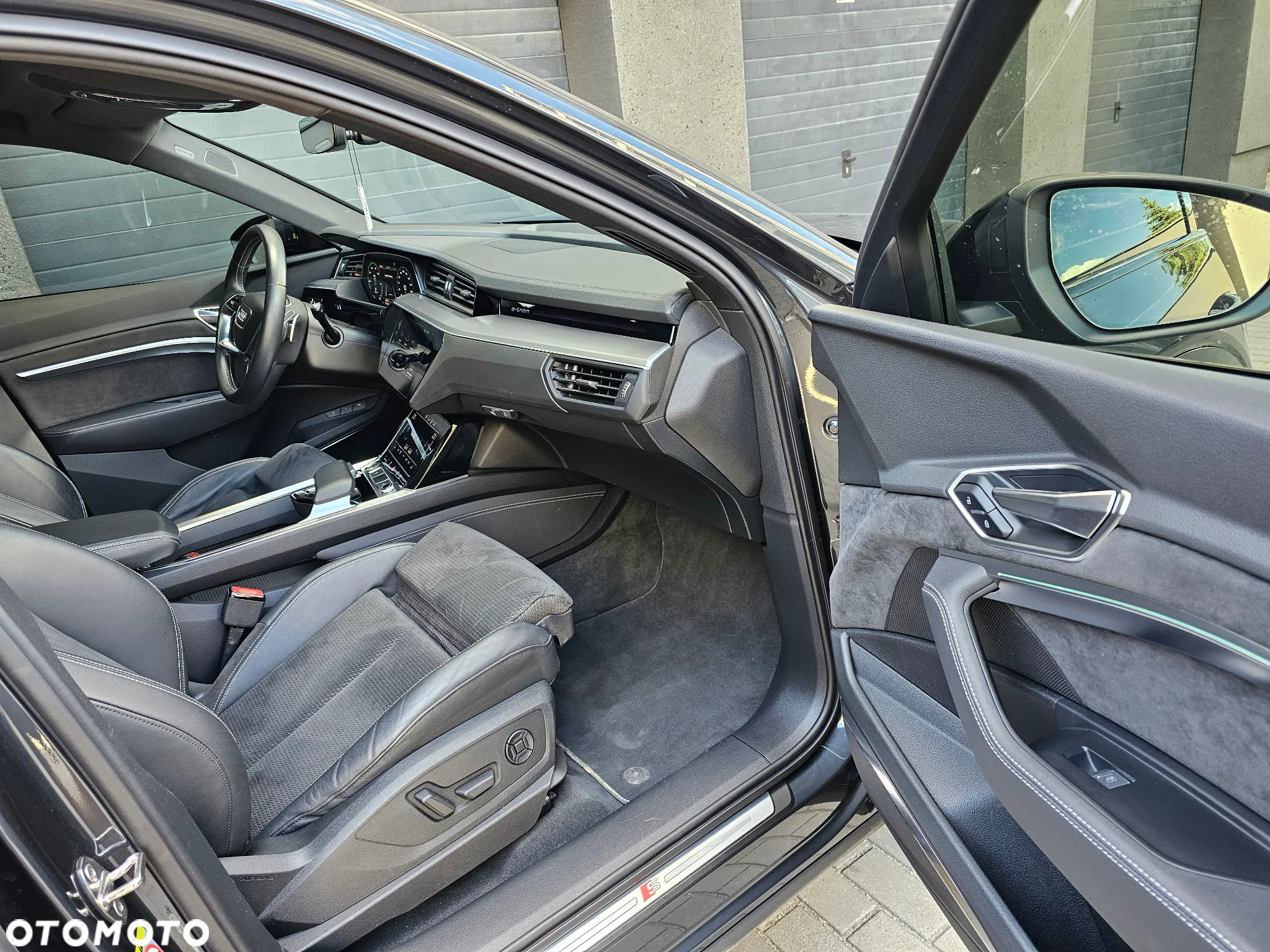 Audi e-tron 55 Quattro S Line - 13