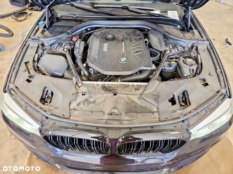 BMW Seria 5 540i xDrive Sport Line - 12