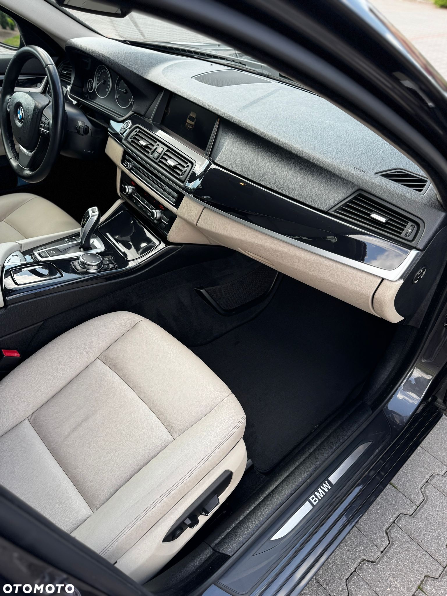 BMW Seria 5 518d Luxury Line - 10
