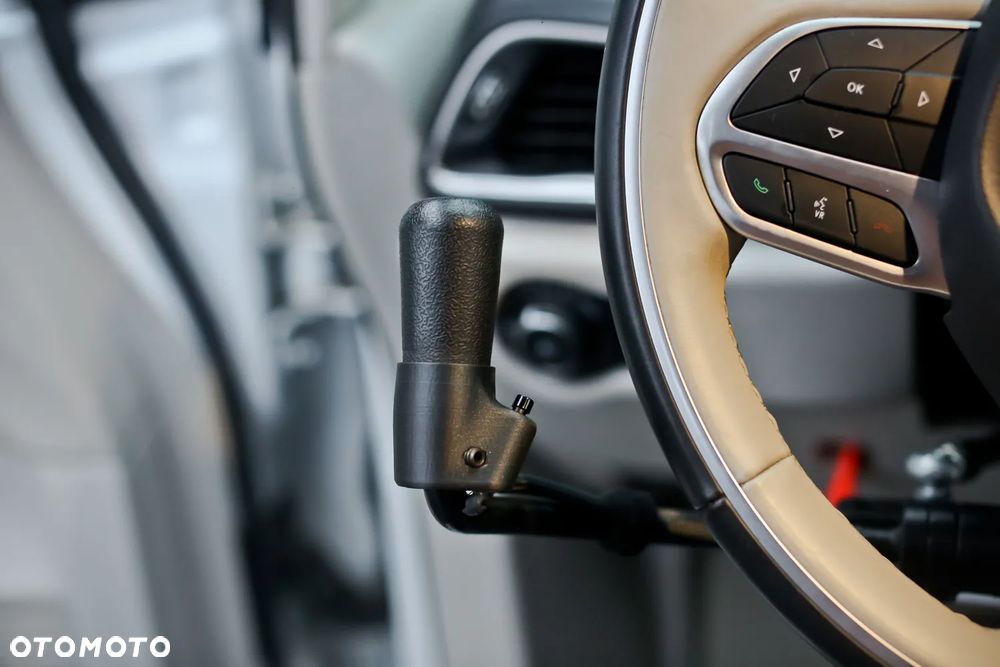 Chrysler Pacifica - 27