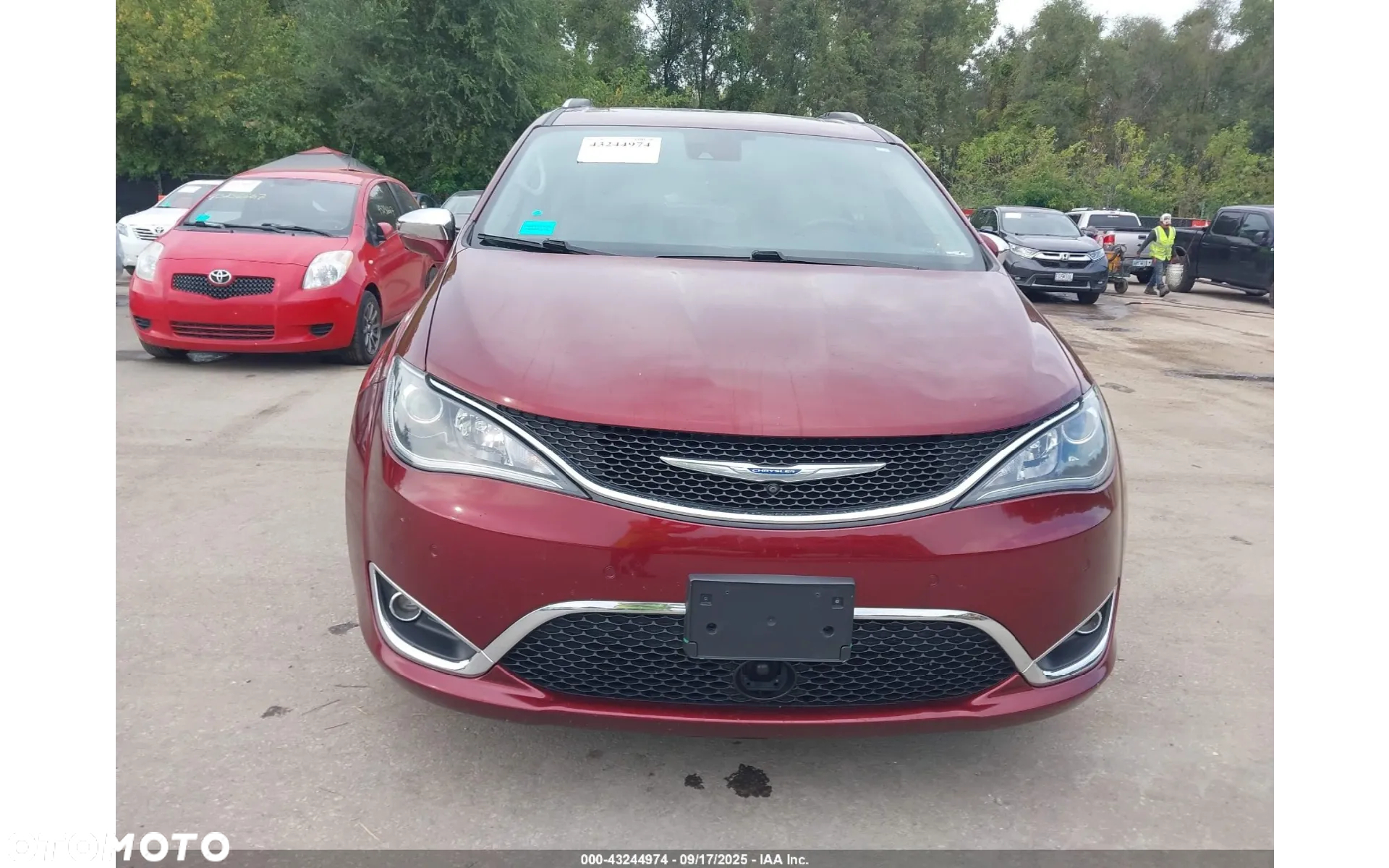 Chrysler Pacifica - 2