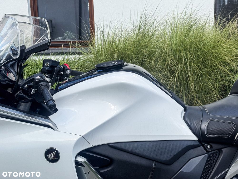 Honda VFR - 17