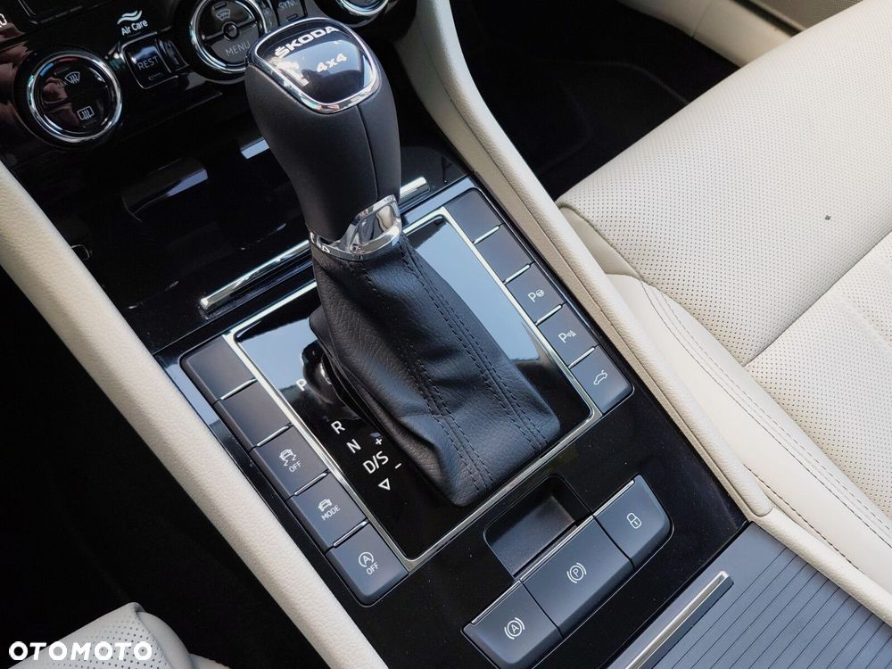 Skoda Superb 2.0 TSI 4x4 L&K DSG - 30