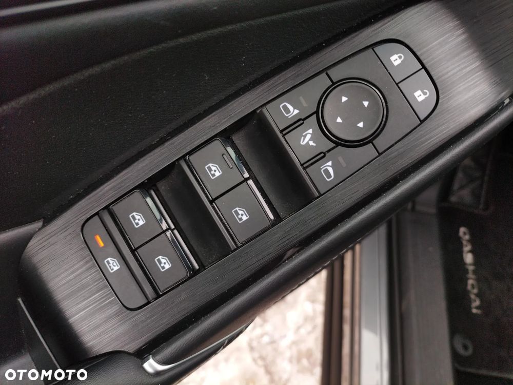 Nissan Qashqai 1.3 DIG-T MHEV N-Connecta Xtronic - 18