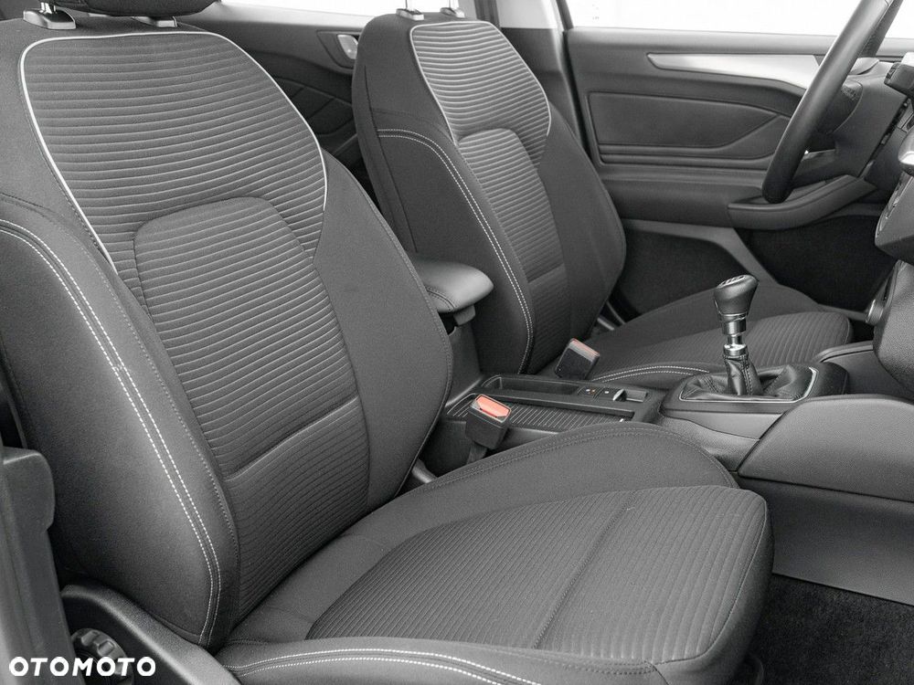 Ford Focus 1.0 EcoBoost Titanium - 32