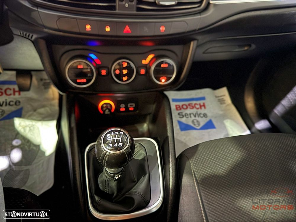 Fiat Tipo Station Wagon 1.6 M-Jet Lounge Tech - 28