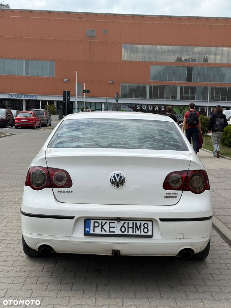 Volkswagen Passat 3.2 V6 FSI 4Mot Highline DSG - 6