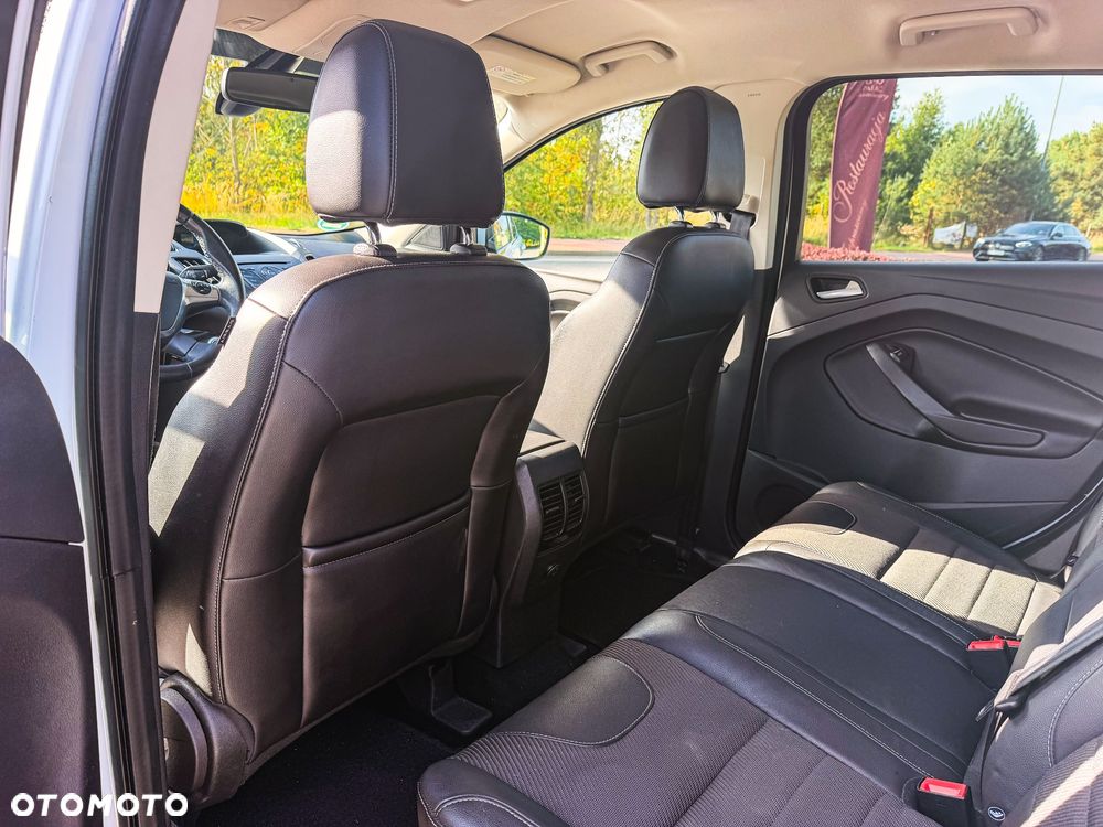 Ford Kuga 1.6 EcoBoost 2x4 Titanium - 31