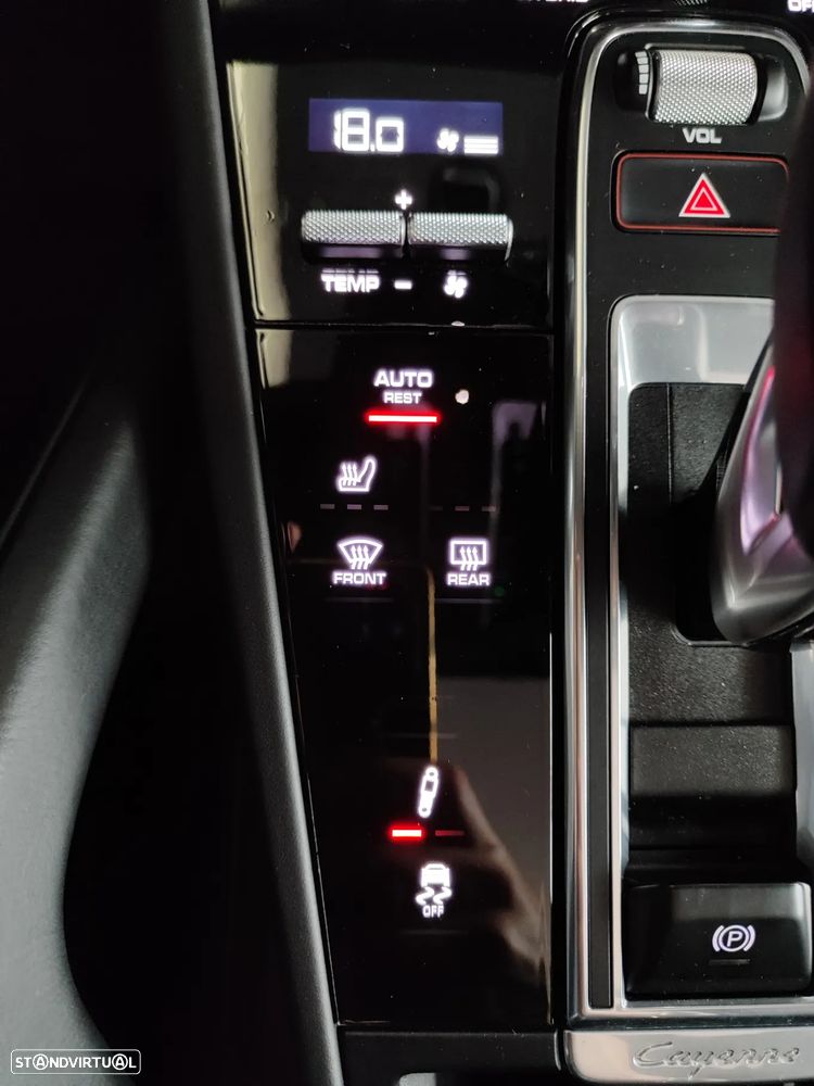 Porsche Cayenne - 36