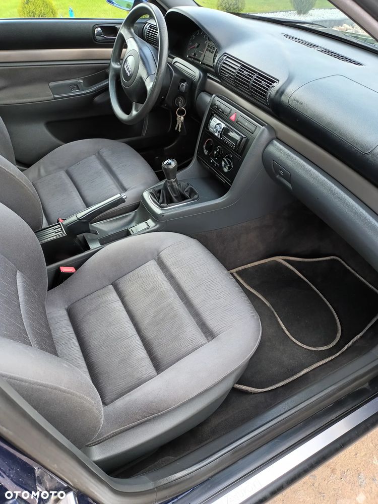 Audi A4 Limousine - 9