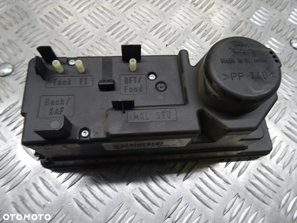 MERCEDES W202 LIFT 96-01 POMPKA CENTRALNEGO ZAMKA - 6