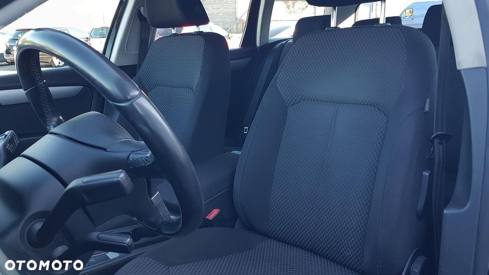 Volkswagen Passat - 19