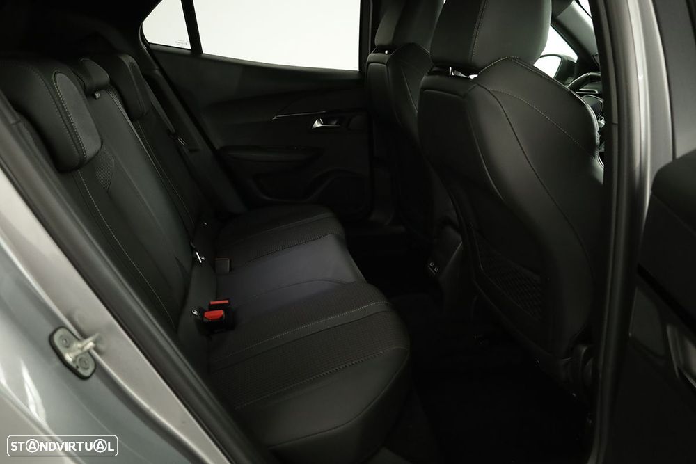 Peugeot e-2008 50 kWh GT - 24