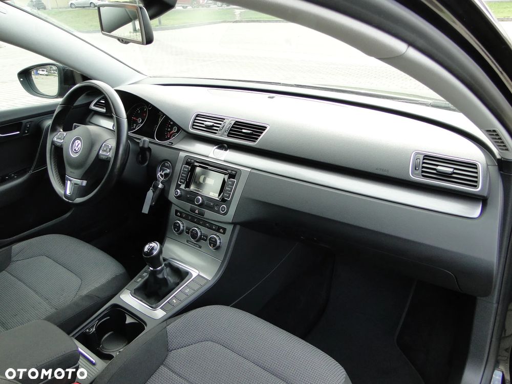 Volkswagen Passat 2.0 TDI BlueMotion Technology Highline - 16