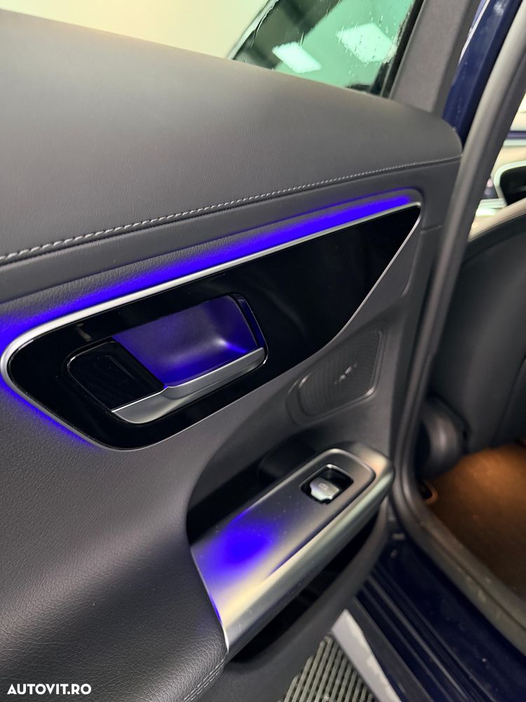 Mercedes-Benz C - 12