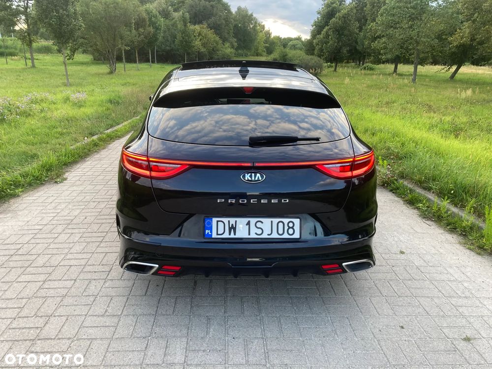 Kia ProCeed 1.6 T-GDI GT DCT - 11