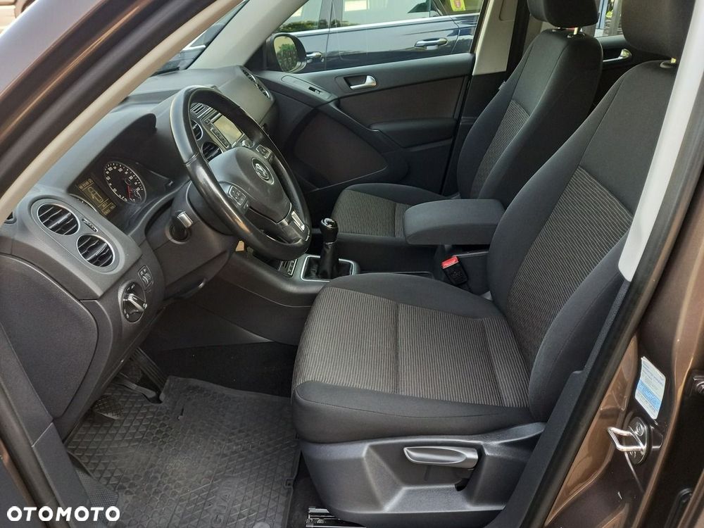 Volkswagen Tiguan 2.0 TDI DPF 4Motion BlueMotion Technology Lounge Sport & Style - 25