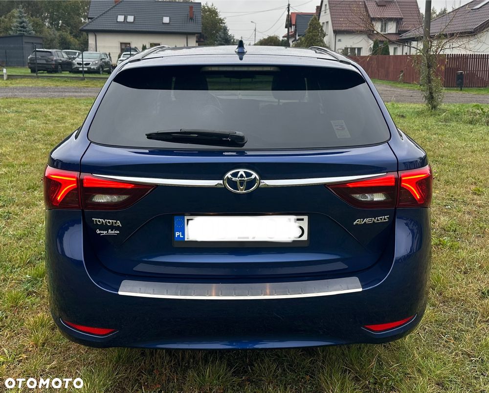 Toyota Avensis 2.0 D-4D Premium - 4