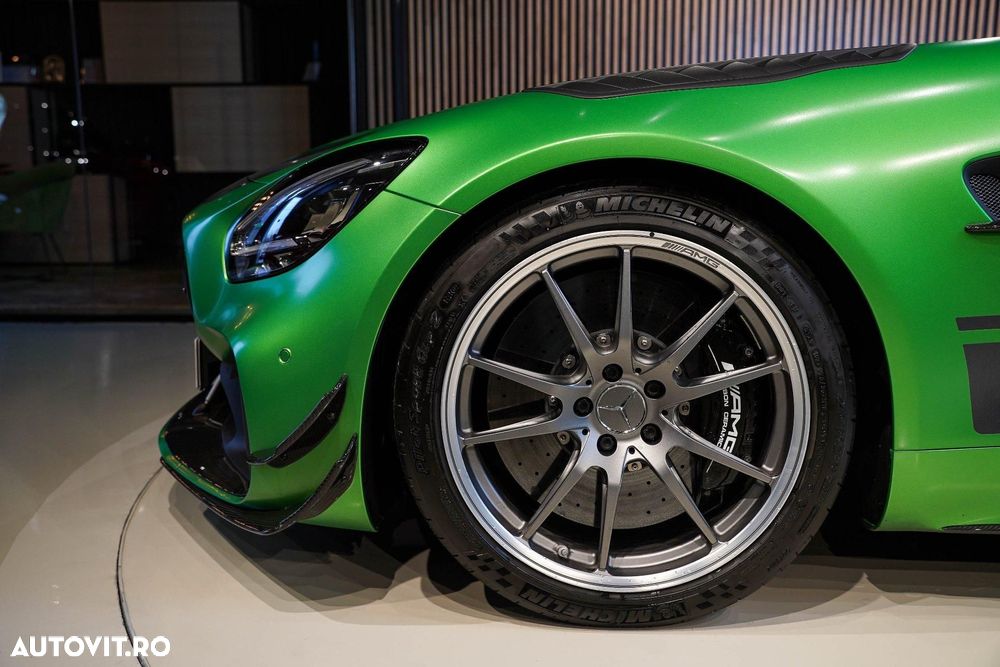 Mercedes-Benz AMG GT R - 16