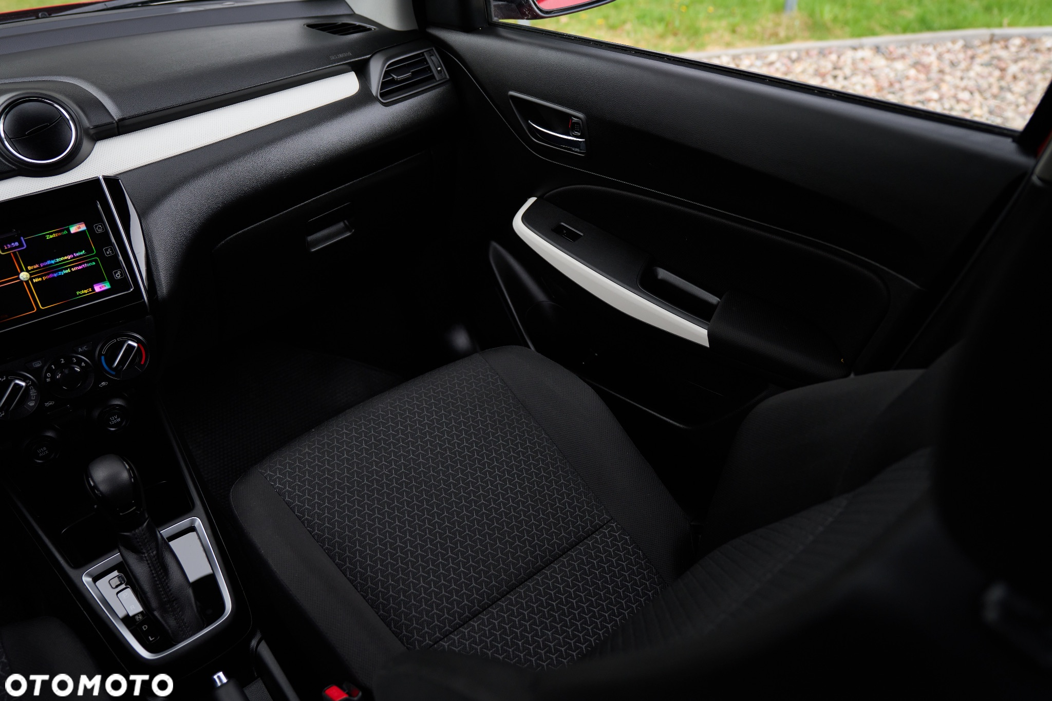 Suzuki Swift 1.2 Dualjet Hybrid CVT Comfort - 28