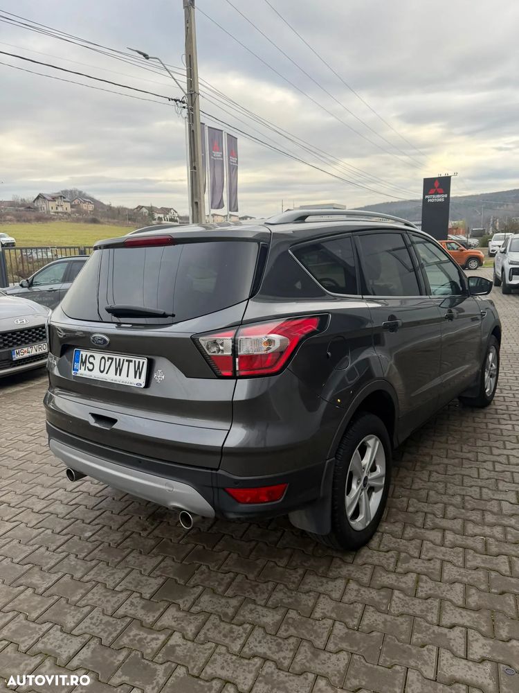 Ford Kuga - 11