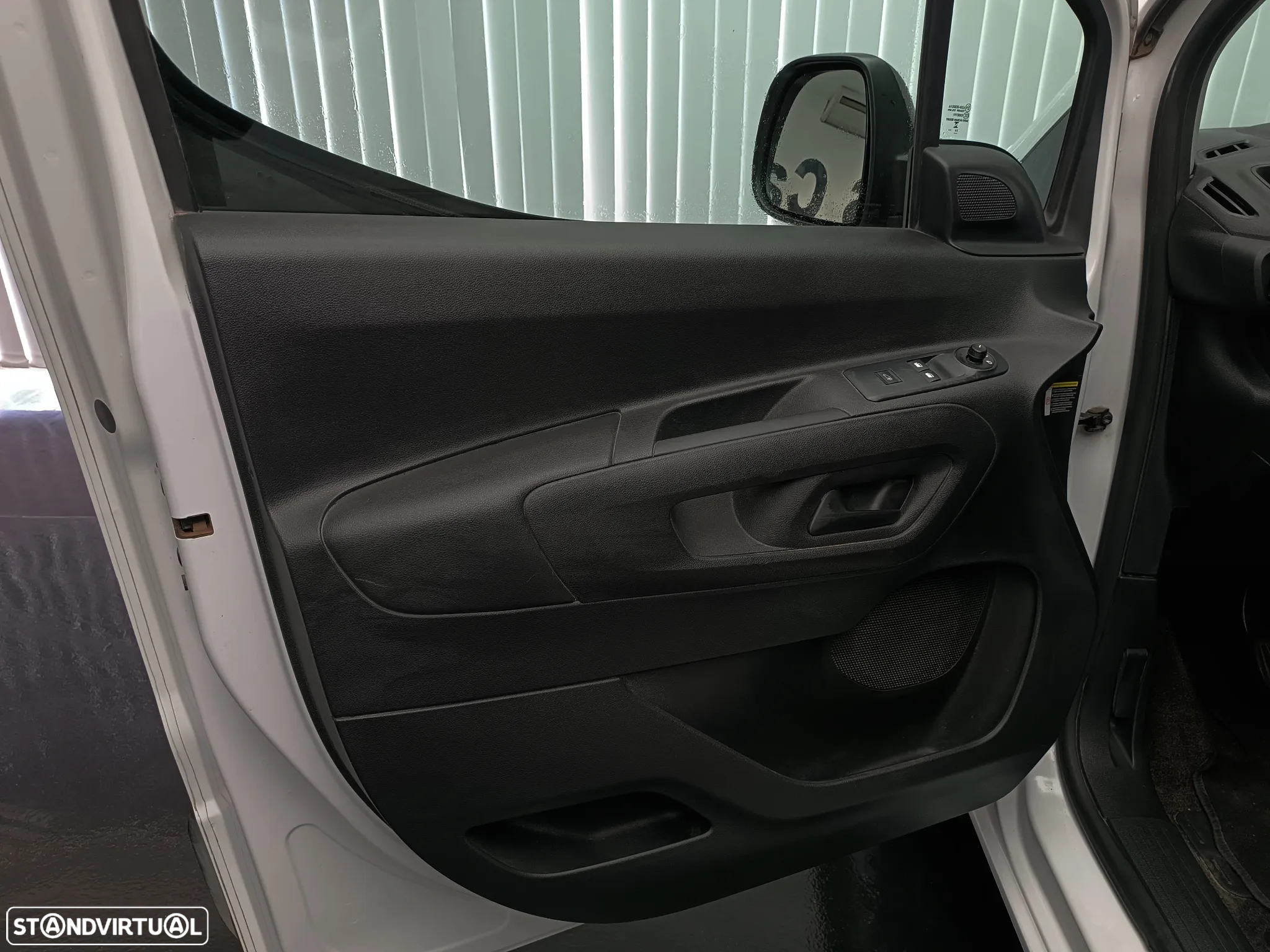 Fiat Novo Doblò BlueHDi 1.5 100cv S&S - 6