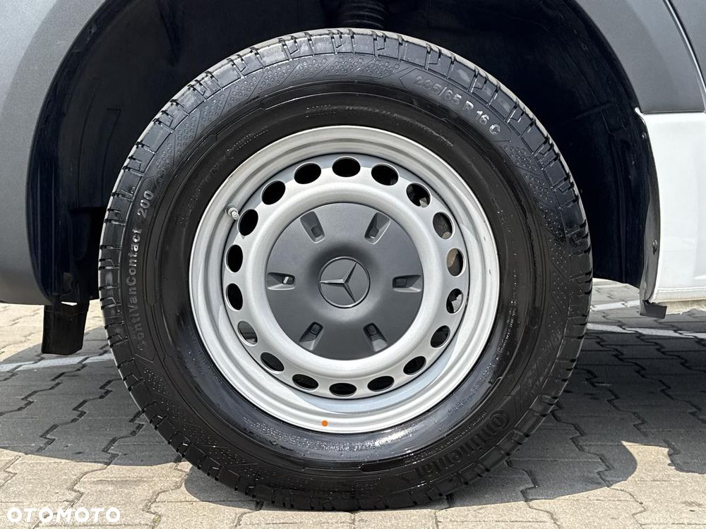 Mercedes-Benz Sprinter - 11