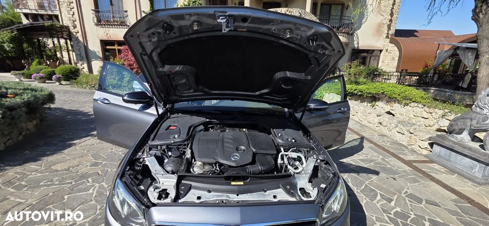 Mercedes-Benz E 220 d 4MATIC 9G-TRONIC AMG Line - 38