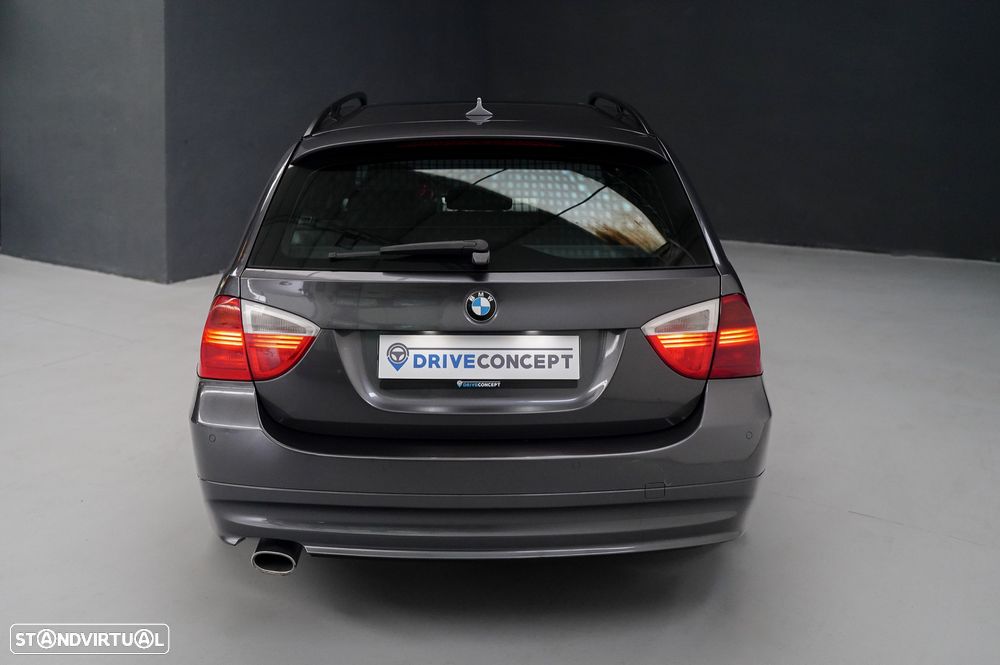BMW 320 d Dynamic - 13