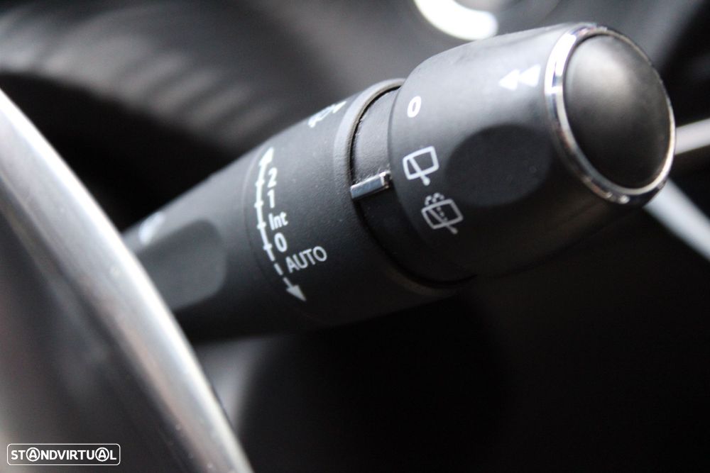 peugeot 2008 ver-1-5-bluehdi-allure-pack-eat8 - 18