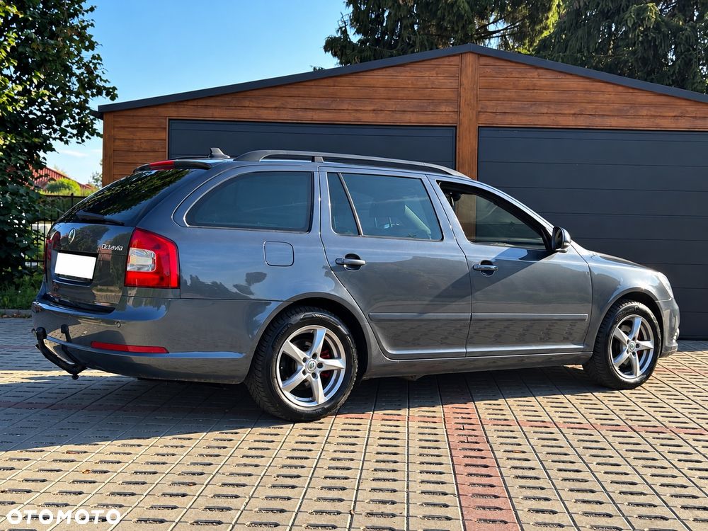 Skoda Octavia 2010 photo 3