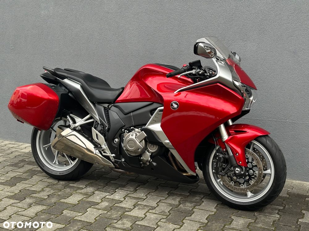 Honda VFR - 2