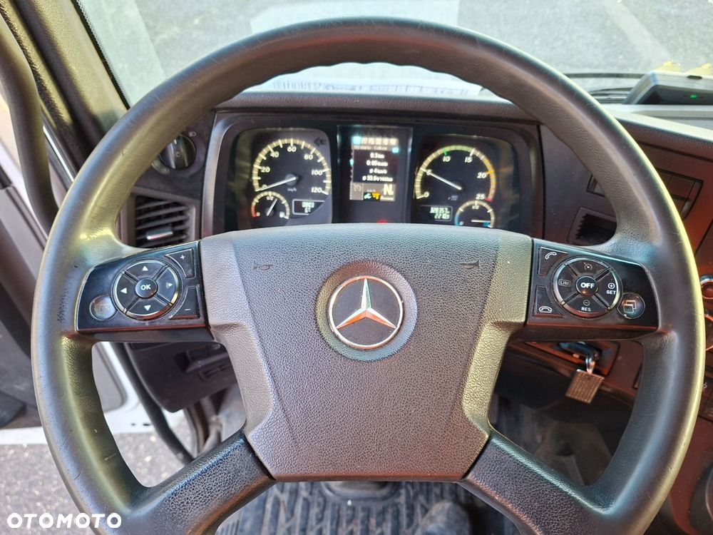 Versalift Antos 2533 L 6X2 - 17