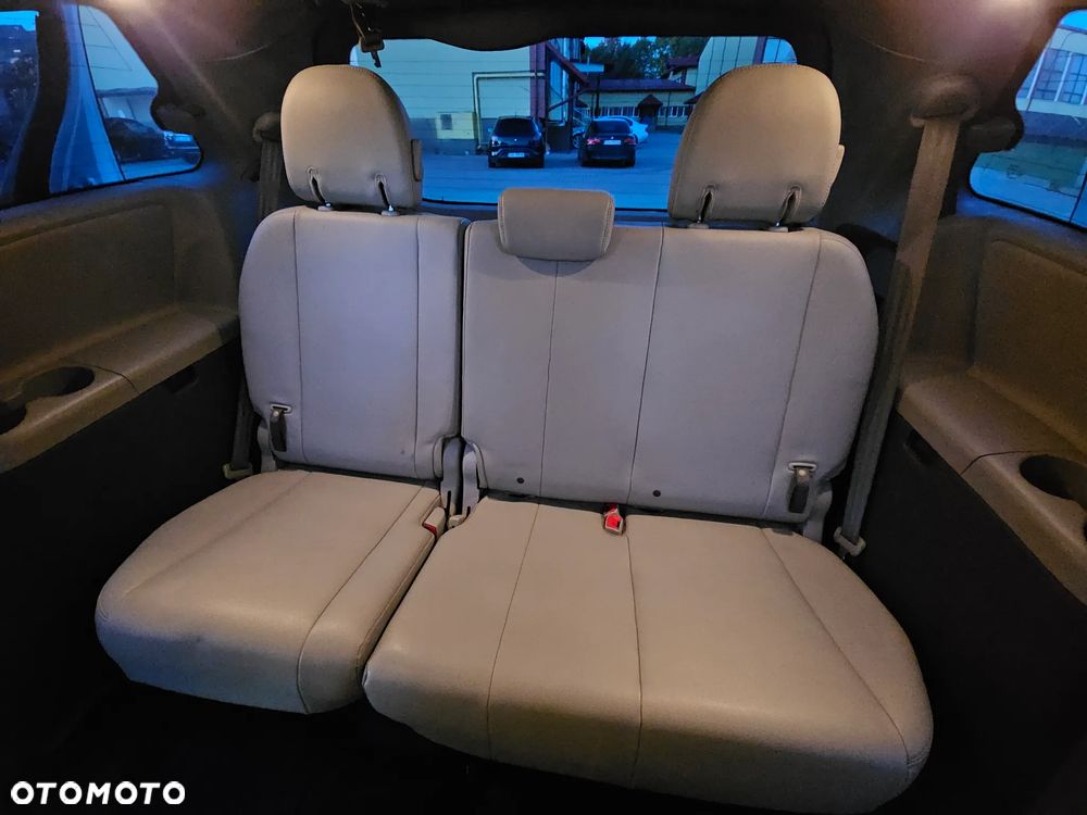 Toyota Sienna 3.5 V6 XLE AWD - 14