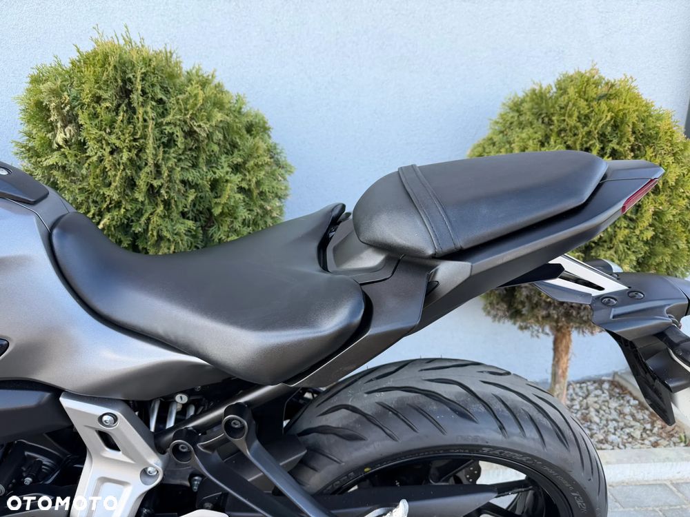 Yamaha MT - 27