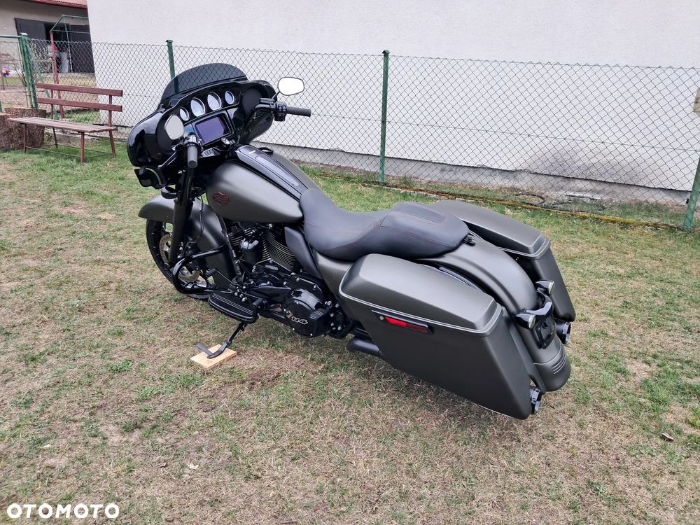 Harley-Davidson Touring Street Glide - 12