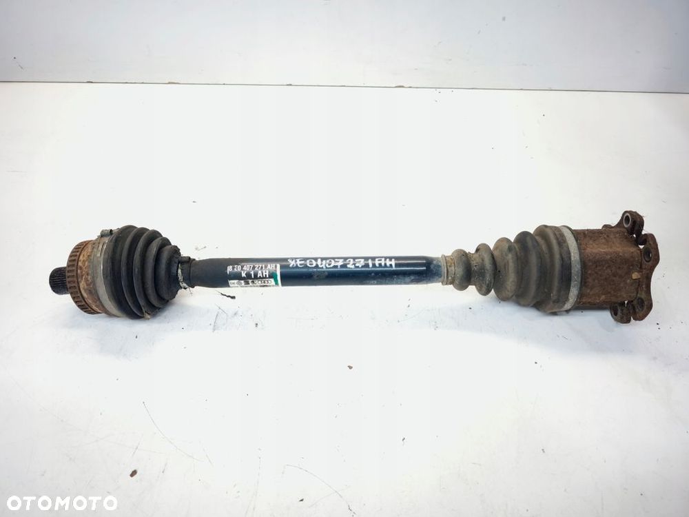 PÓŁOŚ PRAWA PRAWY PRZÓD AUDI A4 B6 B7 1.6 1.8 2.0 BENZYNA 8E0407272AH