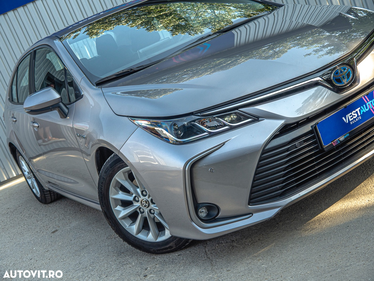 Toyota Corolla Sedan 1.8 HEV Business - 11