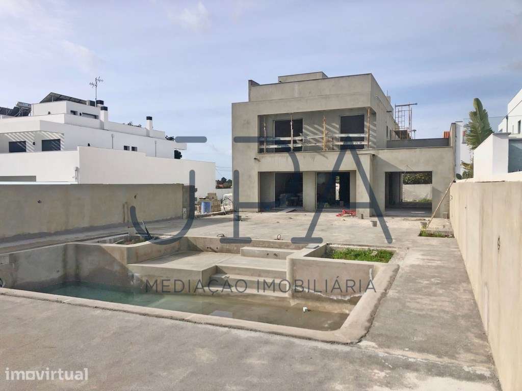 Em construção. Moradia V4 de estilo Contemporâneo com piscina priva... - Grande imagem: 3/60