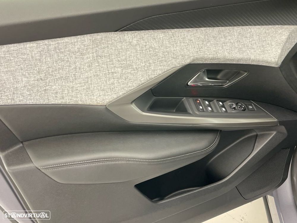 Peugeot 3008 1.2 Hybrid Allure e-DCS6 - 16