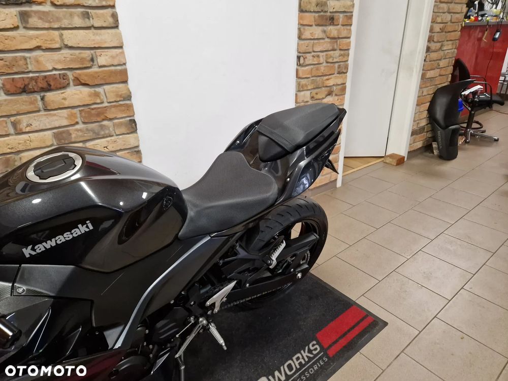 Kawasaki Ninja 400 - 30