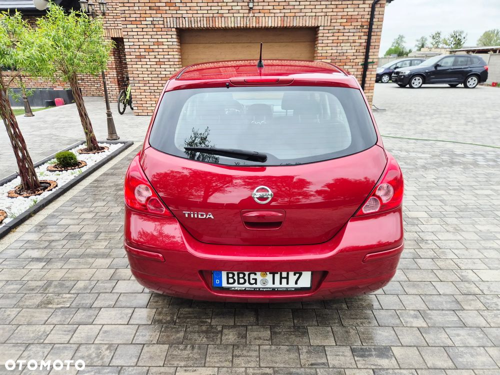 Nissan Tiida - 10