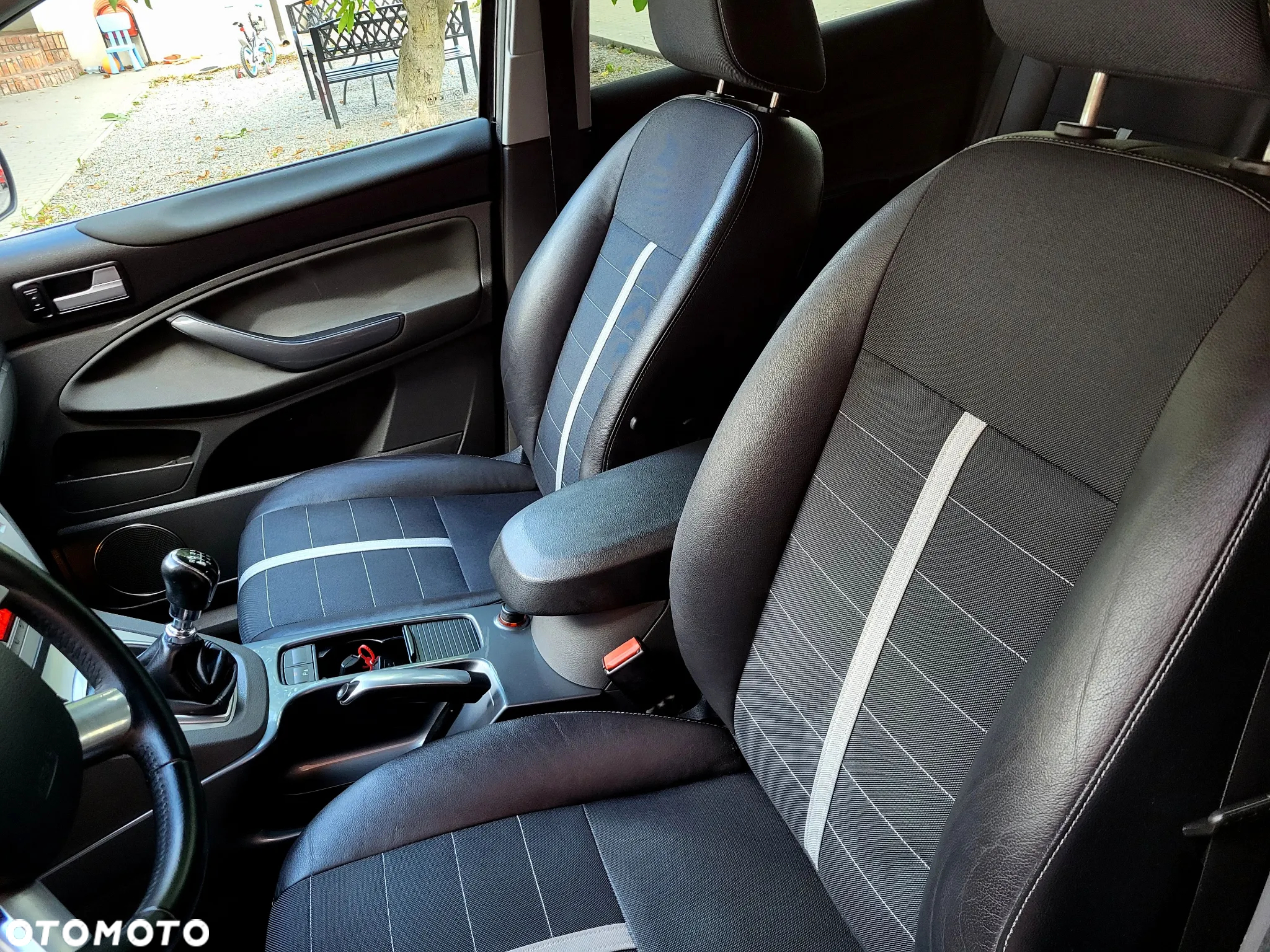 Ford Kuga 2.0 TDCi 4x4 Titanium - 28
