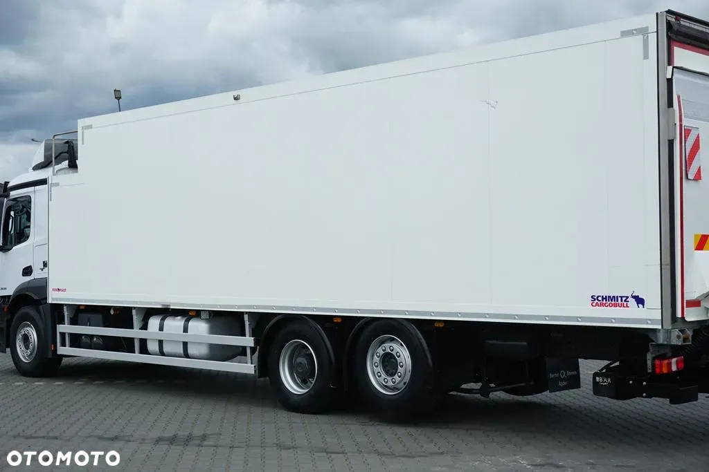 Mercedes-Benz ANTOS / 2535 / EURO 6 / CHŁODNIA + WINDA / 23 PALETY / OŚ SKRĘTNA - 40
