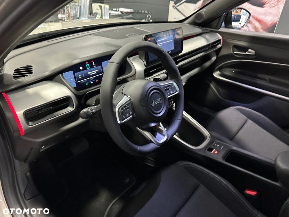 Jeep Avenger 1.2 T3 mHEV Summit FWD eDCT6 - 6