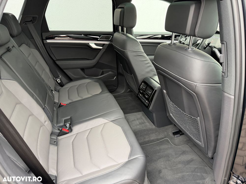 Volkswagen Touareg V6 TDI 4MOTION R-Line - 27