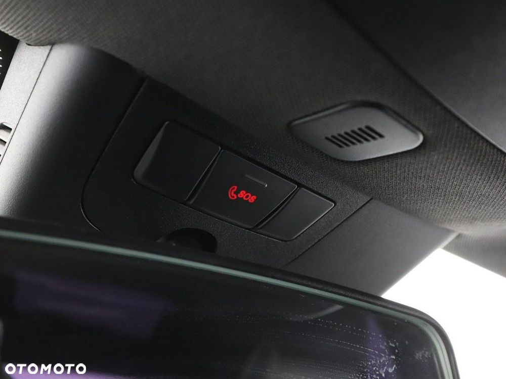 Mercedes-Benz CLA 180 7G-DCT Urban - 35