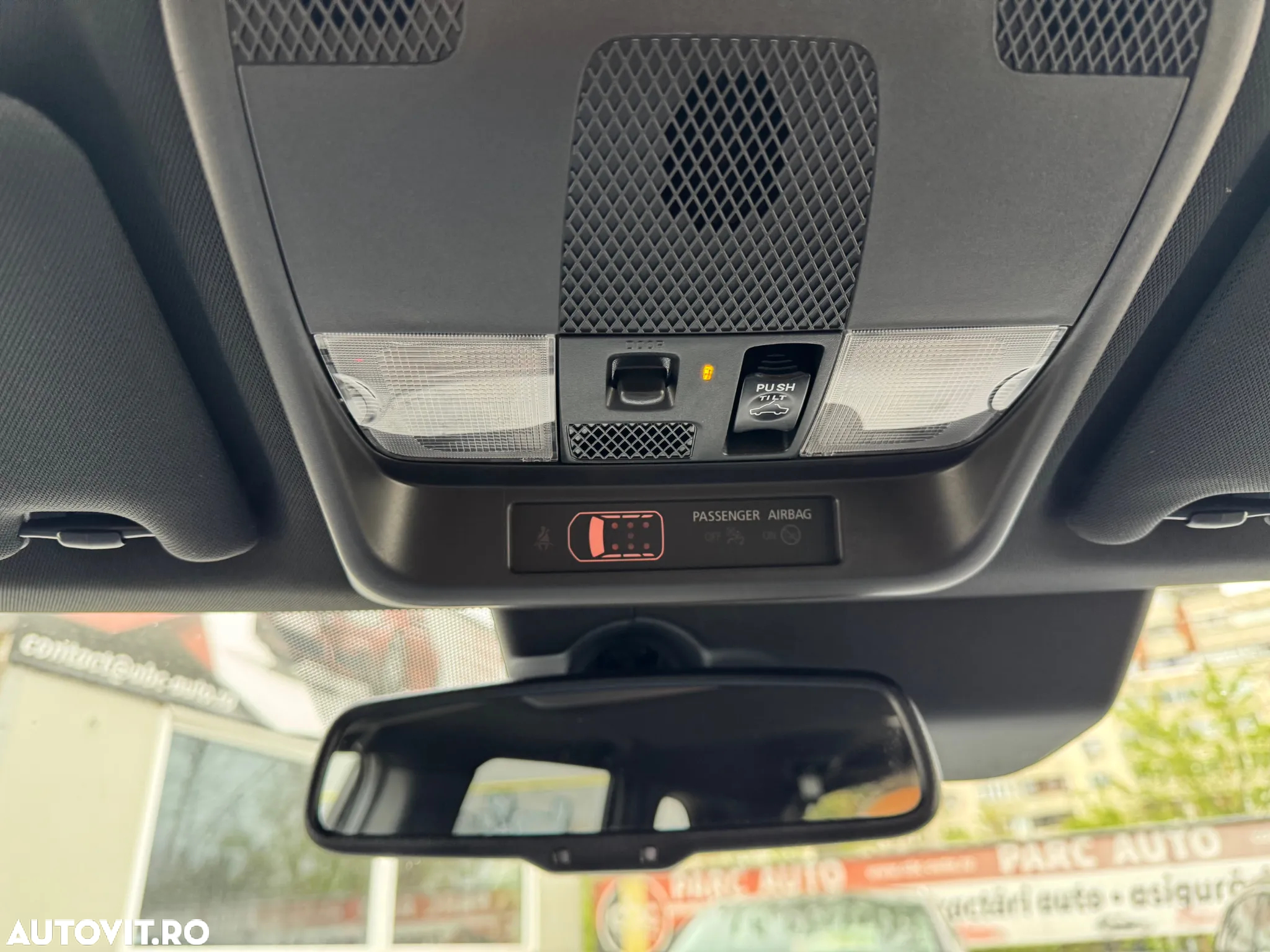 Mitsubishi Outlander 2.4 4WD Plug-In Hybrid Top - 23