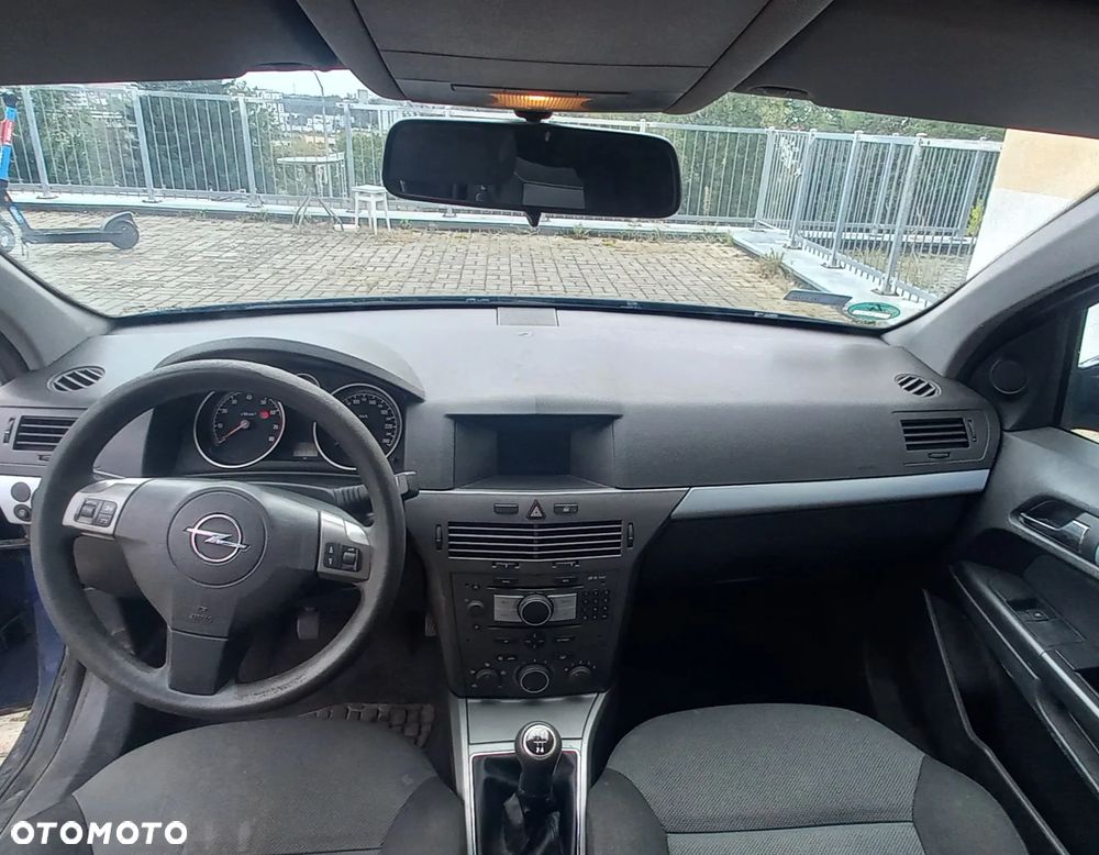 Opel Astra 1.6 Essentia - 4