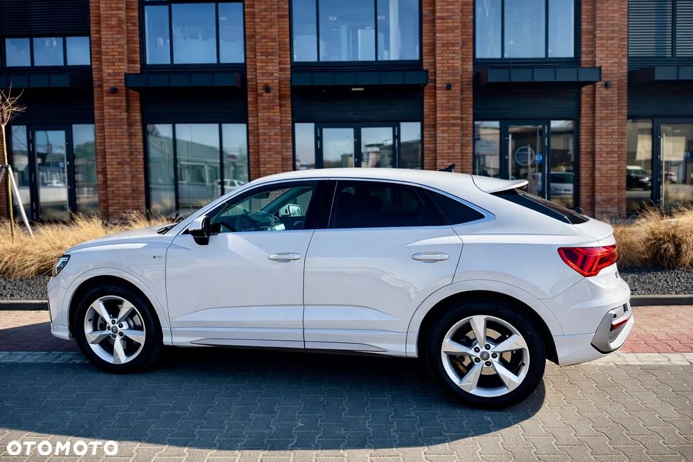 Audi Q3 Sportback - 11